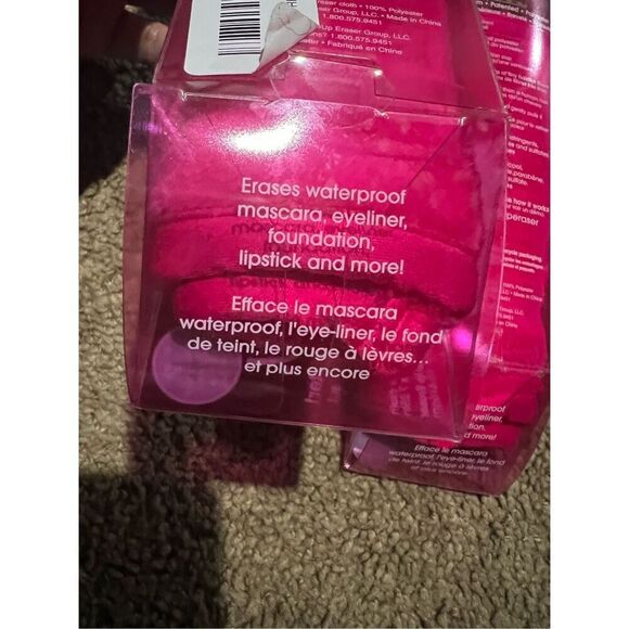 The Original MakeUp Eraser Effortlessly Remove All Makeup - Picture 6 of 9
